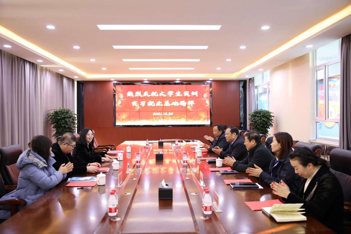 調(diào)兵山市人民政府與鐵嶺師范高等專科學(xué)校校地合作“大學(xué)生實(shí)訓(xùn)實(shí)習(xí)就業(yè)基地”揭牌儀式